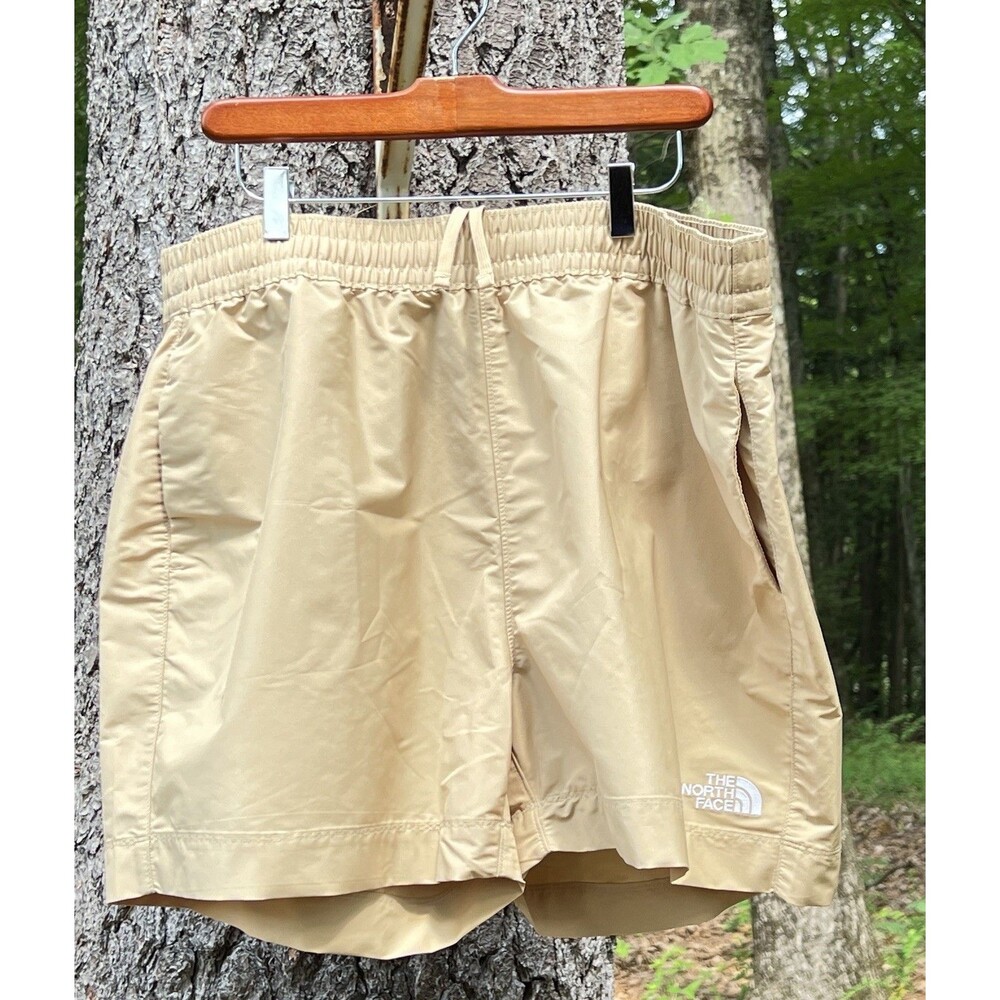 The North Face WindWall Women's XXL Beige Khaki Athletic Shorts Excellent Cond